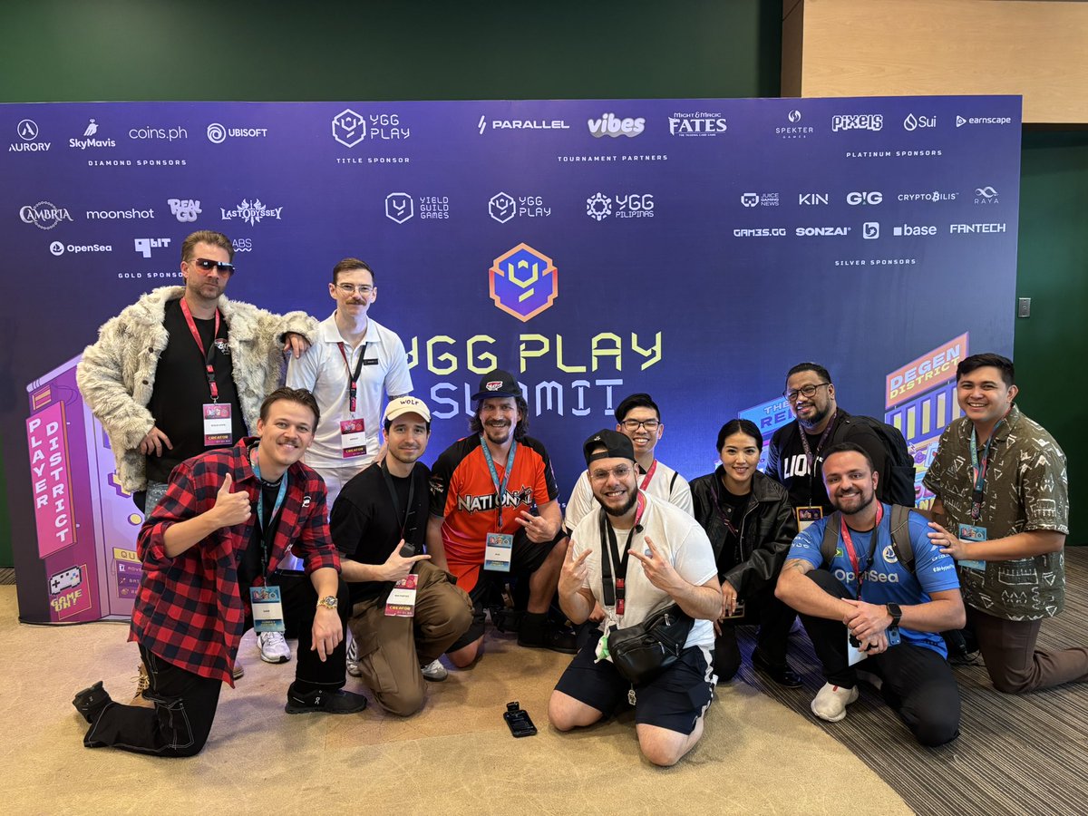 MatDefies's tweet image. Day 1 at the @YGGPlaySummit! 

The @WolvesDAO in the house 🐺