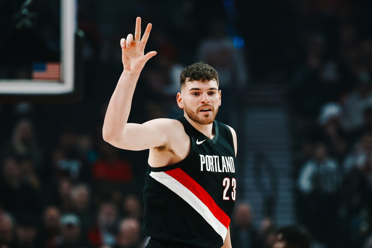 🚨 DC DOUBLE-DOUBLE 🚨

▫️11 PTS
▫️10 REB 