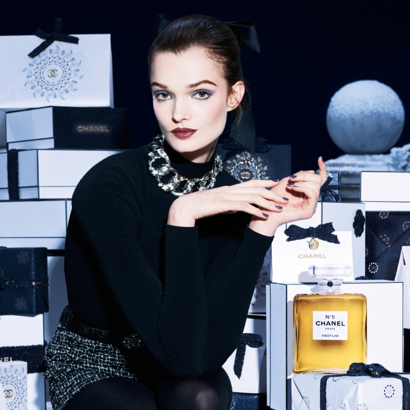 シャネル N°5 オードゥ パルファム。ミニマルなデザインのアイコニック