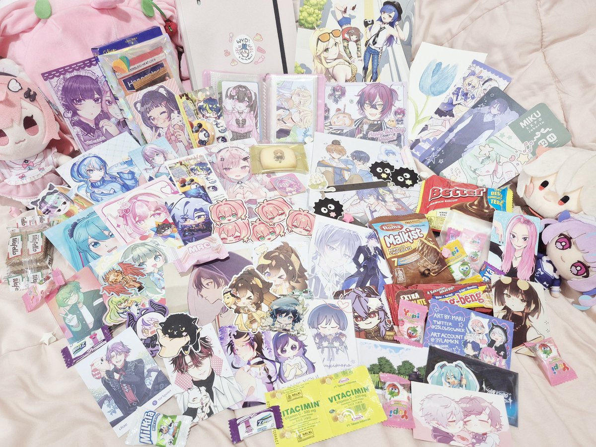 *⋆⸜ #cf21 trades + gifts ⸝⋆*
thank you so much for stopping by and showering me with lots of art trades and gifts...this is a lot....im forever thankful (´；ω；`)🩷

i hope I've included everyone here, but i already ate some of the snacks (´；ω；`)💦🩷