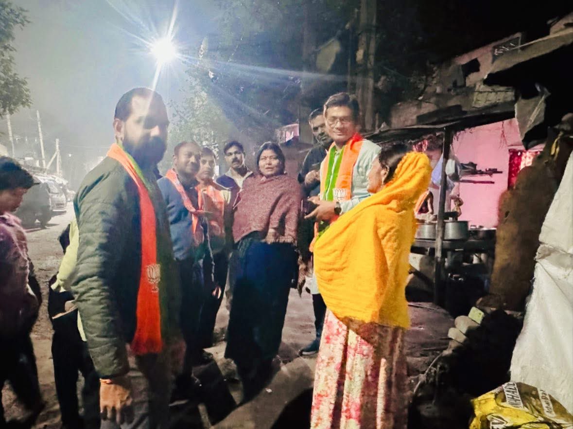 VchandelBJP's tweet image. अशोक विहार उप चुनाव में, क्षेत्र के लोगों से मिलकर भाजपा उम्मीदवार वीणा असीजा जी के समर्थन में अपील किया 

@Virend_Sachdeva @PavanRanaRSS @visshnumittal @gupta_rekha @kjsehrawat @yogenderchando1 @ManojTiwariMP @hdmalhotra @dineshpratapbjp @santoshojha @Sunil_Deodhar