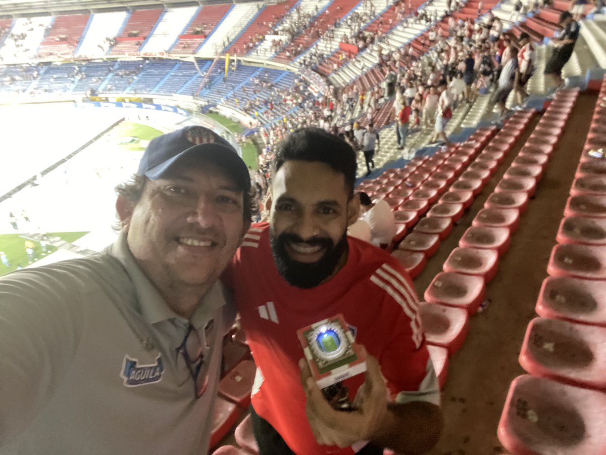 Y se lo ganaron, doble felicidad, nuestro amigo “cariaco” reclamó el premio. 🔴⚪️<a href="/JuniorClubSA/">Junior FC</a> <a href="/FunMuseoMLM/">Fundación Museo Rojiblanco M.L.M.</a>