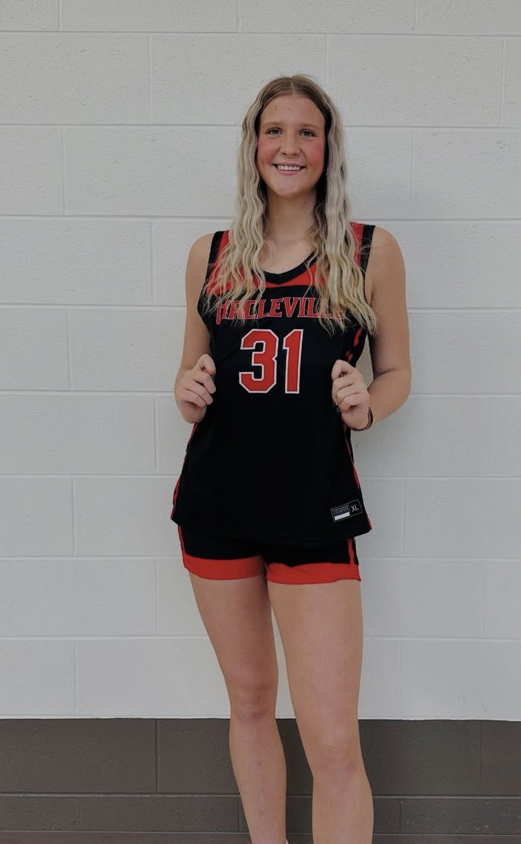 crazw3's tweet image. Year 3 loading  🏀
Beyond Blessed for her to still be able to do what she loves #Survivor @AddisonEdgin00