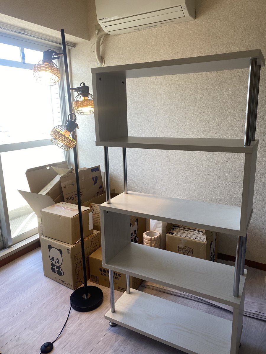 設置までしてもらいまして..
お洒落な棚とライトまで..

ありがとうございます🥹✨️