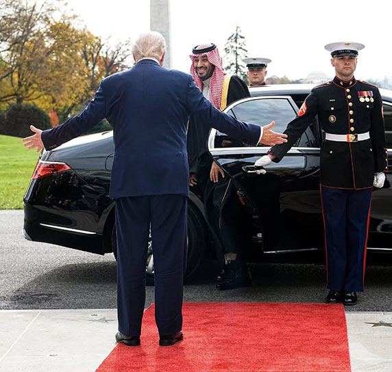majed_a_2005's tweet photo. President @DonaldTrump
Thank you for your warm
 welcome and kindness in receiving the delegation of Mohammed bin Salman. The United States was waiting for a man of integrity and love for his country, a man of peace, a man who honors his word.
#ولي_العهد_الأمير_محمد_بن_سلمان
#السودان_بقلب_بن_سلمان