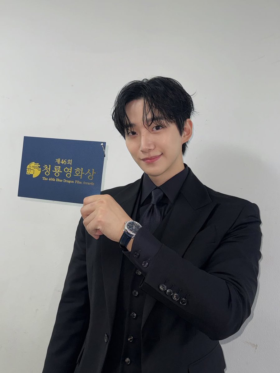 Kkorepo's tweet image. 「#2PM」#イ・ジュノ、「第46回青龍映画賞」に授賞者として出席…思わず見とれてしまうスーツ姿
#イジュノ
🔗korepo.com/archives/16097…