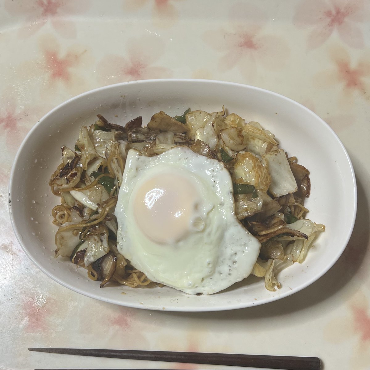 bifutekimodoki's tweet image. 元糖尿病予備軍の老人にはこのくらいの量と内容がちょうどいいかも🩵…( ´_ゝ`)🩵

上海焼きそば🩵…美味しい🩵…麺類フードロス食材だとつい買ってしまうのよ🩵…( ´_ゝ`)🩵

#グルテンフリー
#自炊
#健康食
#フードロス削減