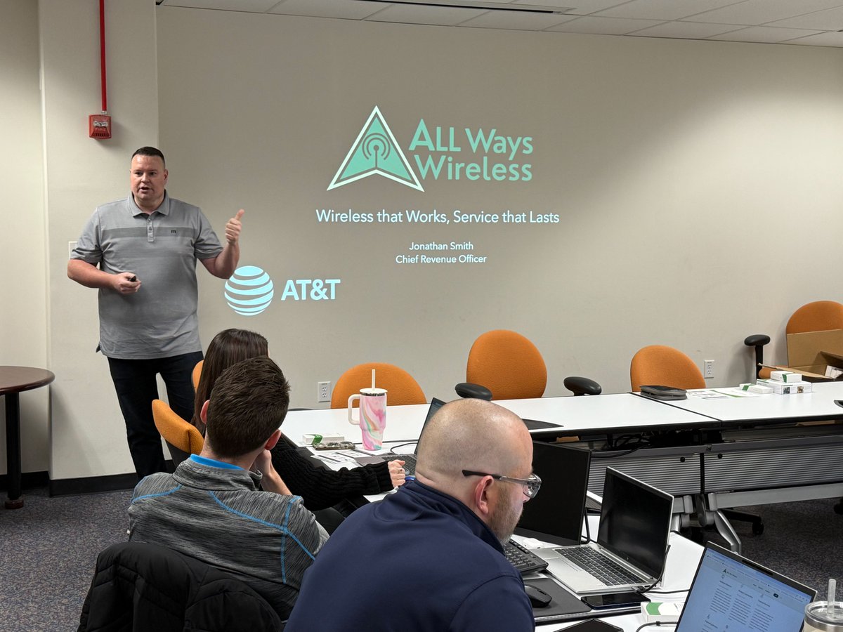 InHandNetworks's tweet image. Great start to the week at the AT&amp;amp;T event in Wayne, PA!
Our team had productive conversations around 4G/5G Business Internet and future connectivity needs.
Appreciate the collaboration — onward! 🚀
#InHandNetworks #ATT #5G #BusinessInternet #StayConnected #FWA