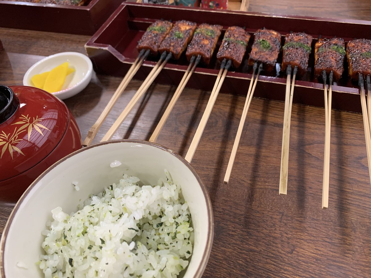 haru_pij's tweet photo. 【犬山名物】
味噌田楽と菜飯のランチにお連れいただきました。
赤味噌のタレが濃厚でめっちゃ美味い！！

豆腐がメインでヘルシーで、満足度も高し。

美味しいものリストに加えなくては。 https://t.co/X5R3i9psZr