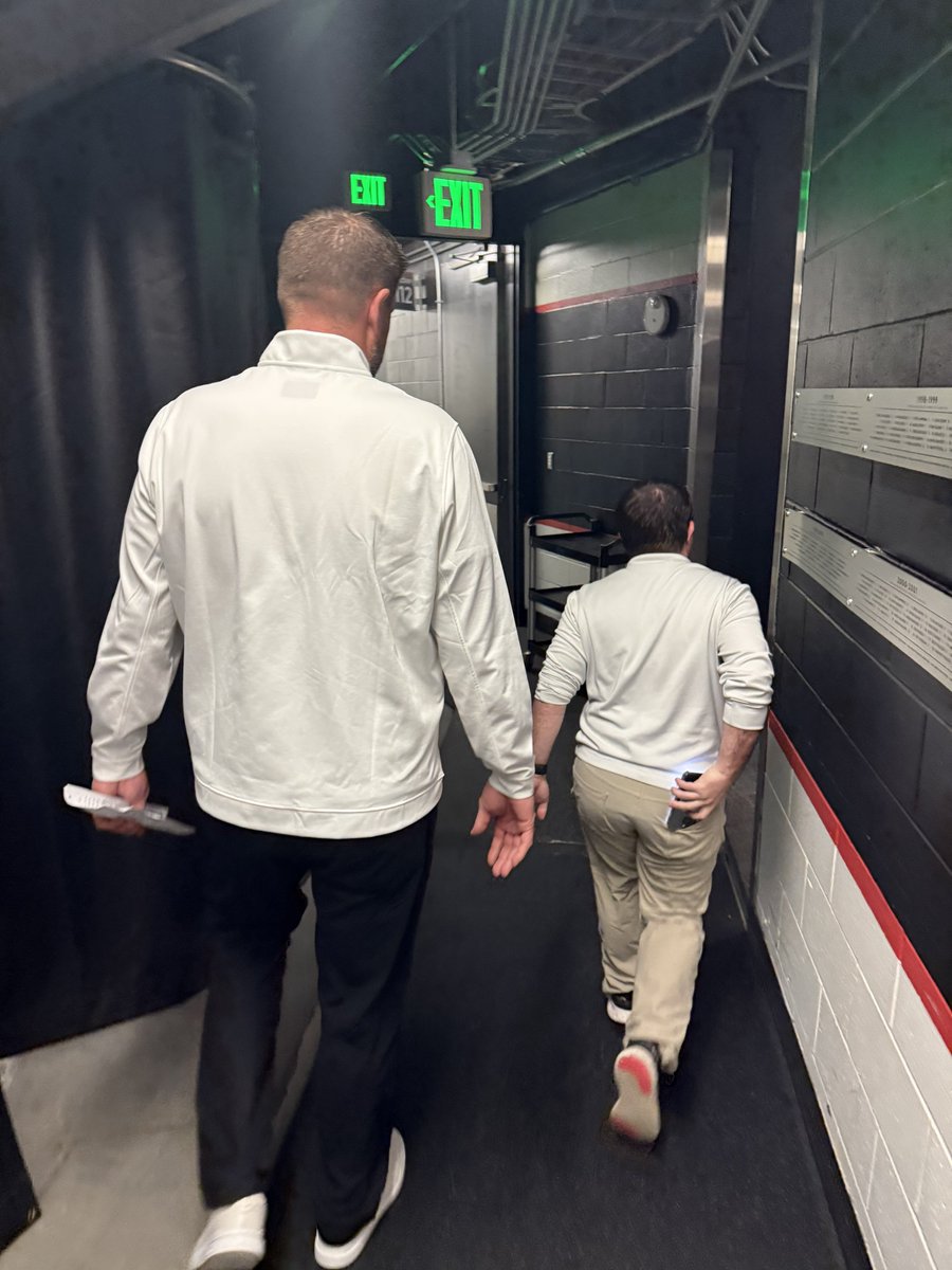 KB is just a hair taller than me…

<a href="/KyanBrown/">Kyan Brown</a>