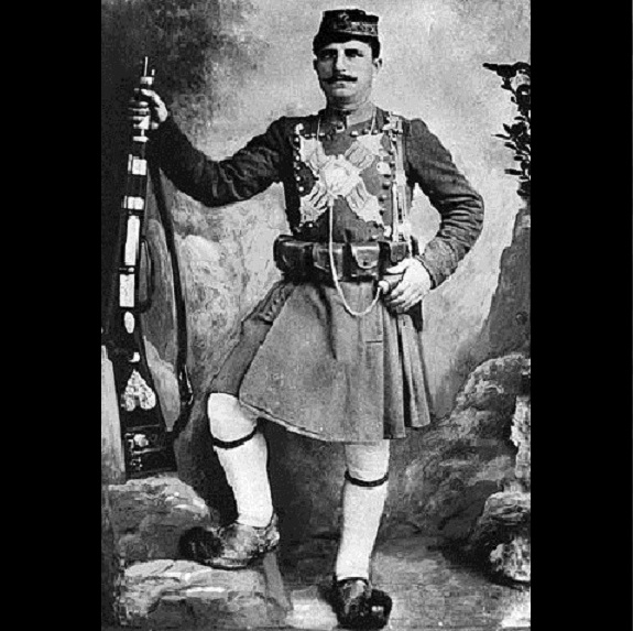 TheGreekPatriot's tweet photo. Δημήτριος Νταλίπης - (1870 - 19 Νοεμβρίου 1906).
Από το χωριό Γάβρος της Καστοριάς, ήταν Ήρωας Μακεδονομάχος και Οπλαρχηγός.
#Dalipis #Gavros #Kastoria #MacedonianStruggle #MacedoniaIsGreek #Macedonia #Macedonian #Greek #Orthodox #Revolution #Greece #Hellas #Hellenism. https://t.co/QJmOIHeKdO