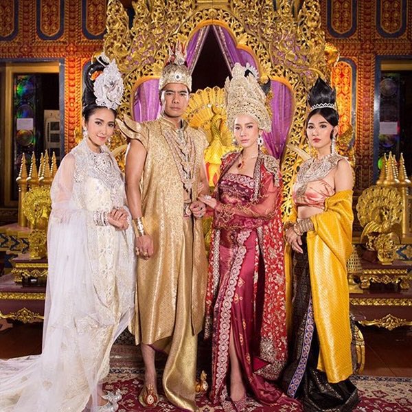 คอสตูมน้อยกว่านี้ ปัดตก