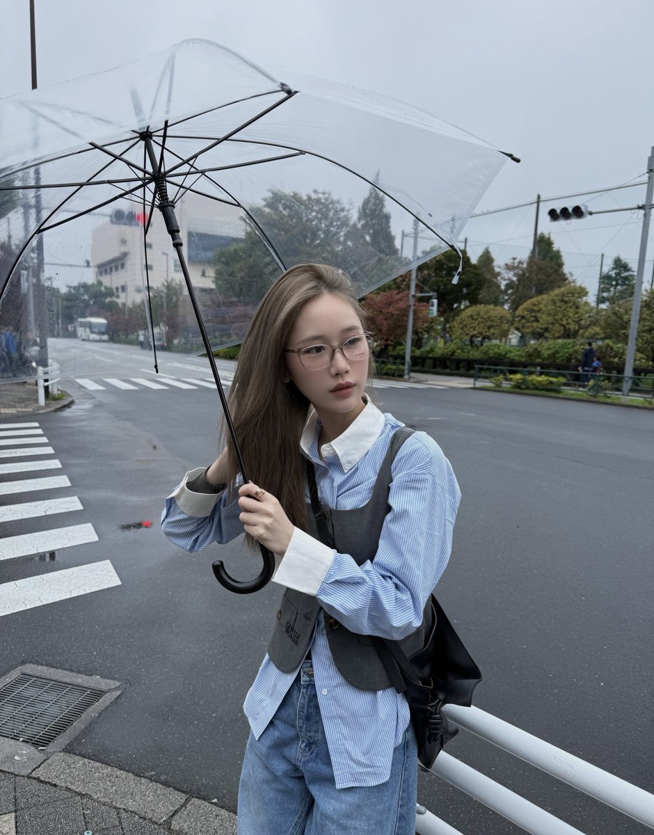 janeeeyeh's tweet image. กางร่มให้มั้ยงับ☂️

#janeeyeh