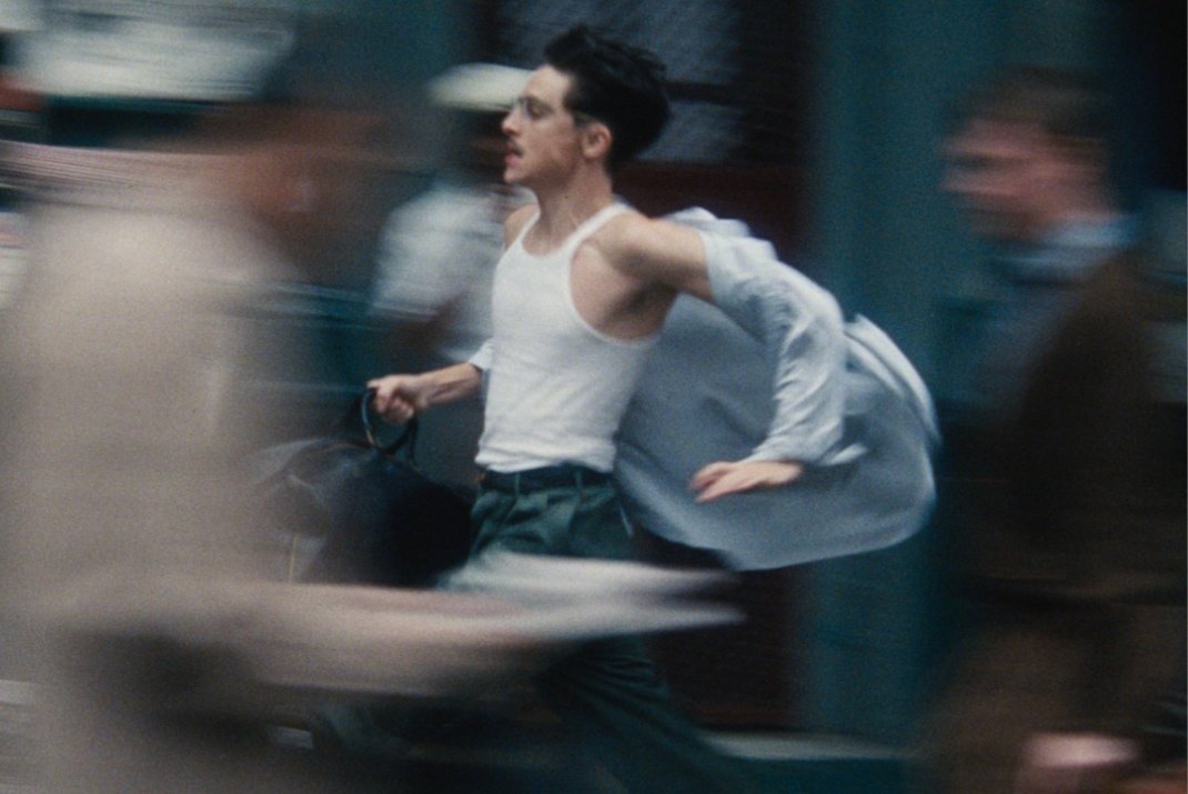 talkingdamovies's tweet image. MARTY SUPREME: 2 and a half hours of pure exhilaration. Basically plays as a screwball comedy throughout and each sequence is more insane than the last. Never thought i would see Ping pong filmed this eloquently but Josh Safdie nails it. INSANE score. Chalamet&apos;s best performance