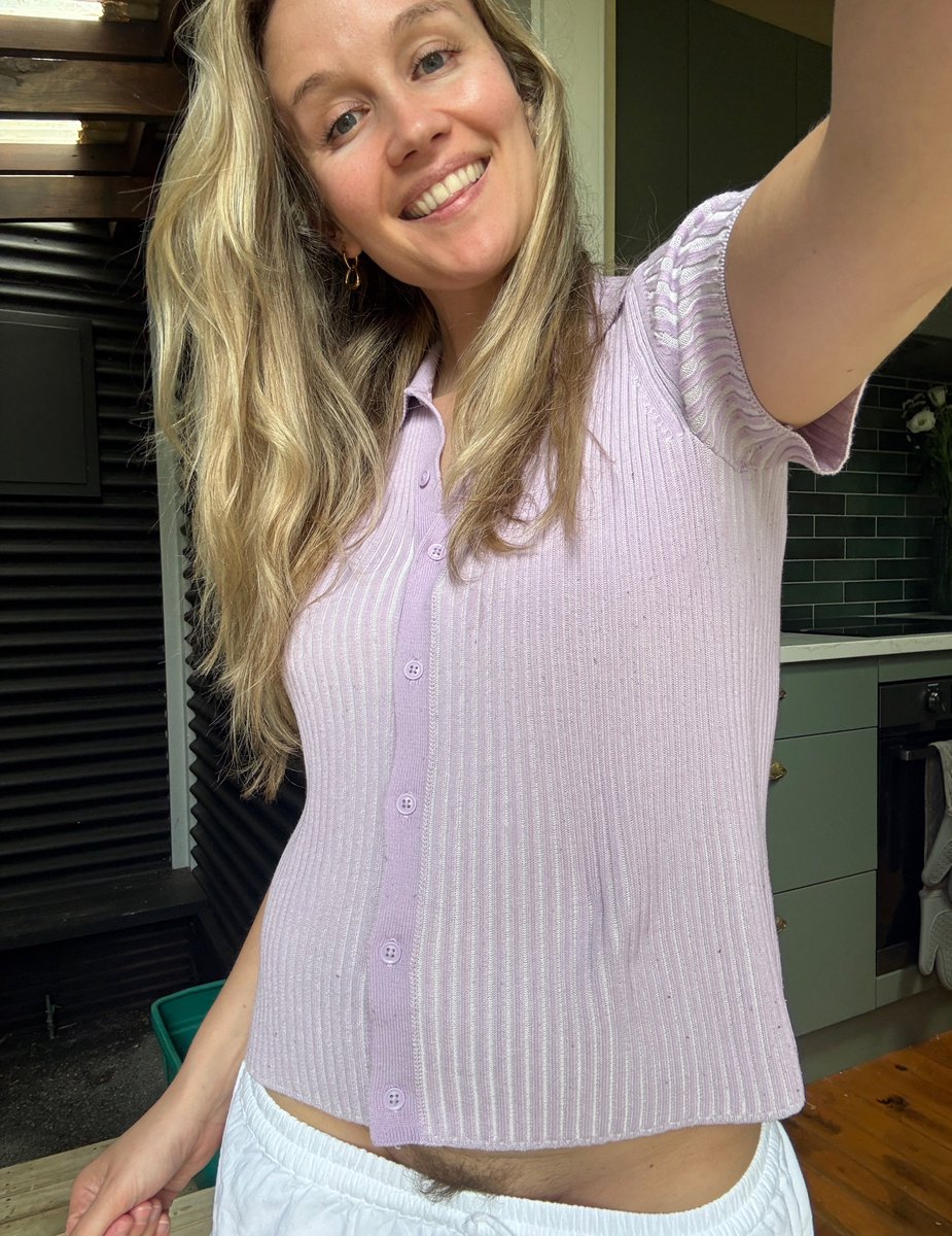 blondiewithfuzz's tweet image. Are you a guy who hates hair or are you a REAL man?