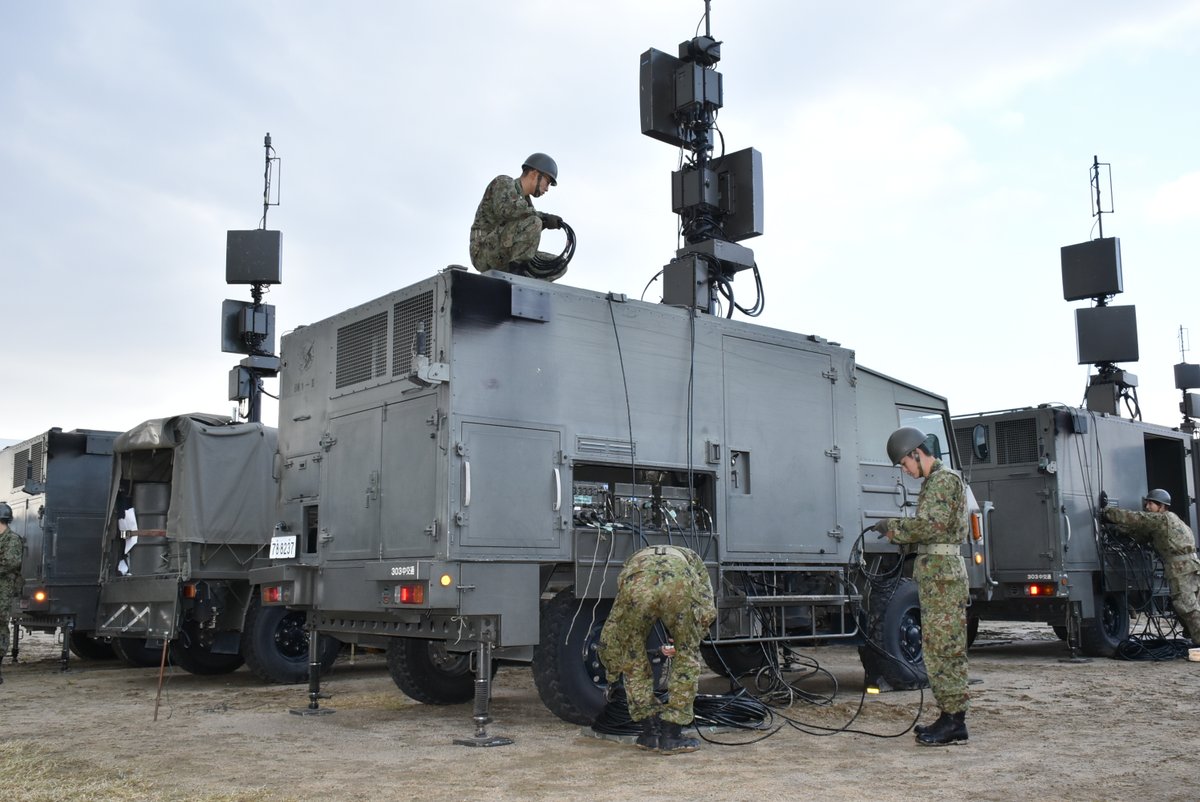 【東部方面システム通信群との協同訓練】
#中部方面システム通信群 は、11月10日から15日までの間、#東部方面システム通信群 と #協同訓練 を実施しました｡
今後についても各種災害対応に必要なシステム通信組織の構成訓練を演練し、システム通信能力の向上を目指します｡
#陸上自衛隊 #中部方面隊