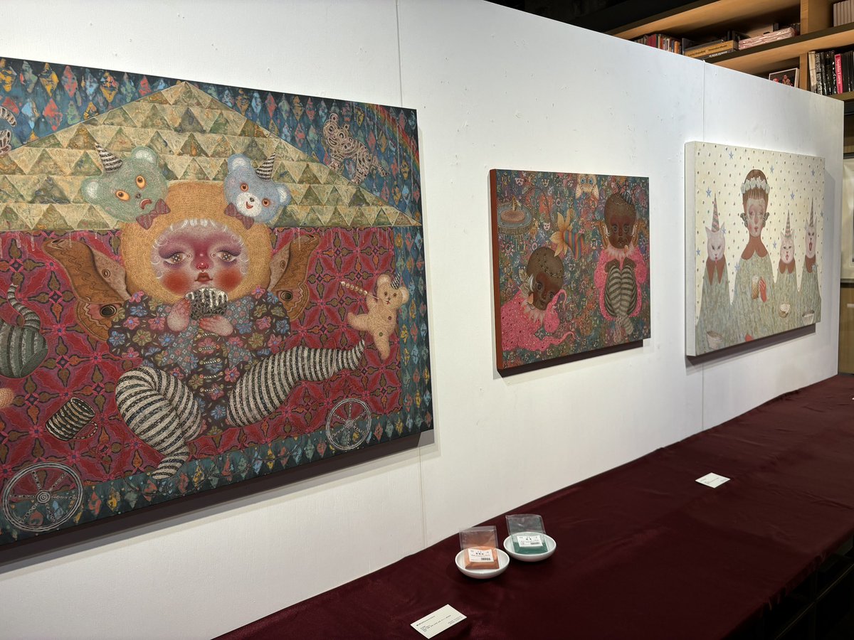 足立絵美 @emi8282 さんの個展✨ GINZA SIX6F 蔦屋書店へ。 あまりに