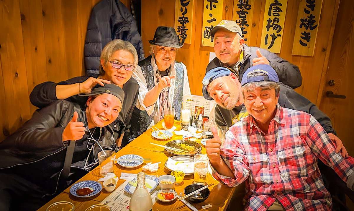 gei_goto's tweet image. #朋友カラフル 観劇してきました🎭

中野のテアトルBONBONで11/19〜24公演の舞台、初日にして全公演満員御礼だそうです！

とっても良かった‼️（LGBT当事者が観ても）
自分の親を見てるようでw

12/9迄配信もあるので観てみて欲しい作品でした🎭
👇
kan-geki.com/live-streaming…

#ゆーやのゲイゴト