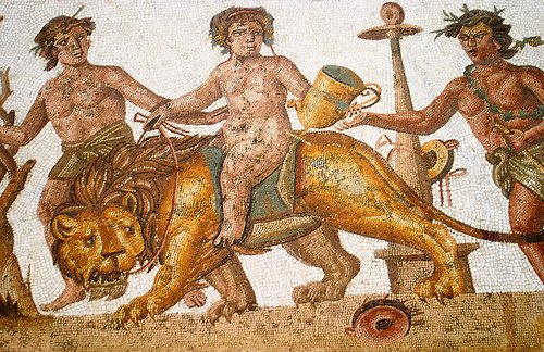 "كان الثلج قد بدأ يذوب في الجبال، وكان قد مضى على موت "بوني" عدّة أسابيع قبل أن نبدأ في إدراك مدى خطورة الحالة التي كنّا فيها".
لو قرأت هذه العبارة مرّة أخرى فستكتشف أنها استهلال عظيم لرواية. إنه لا يقول لك فقط أن هناك حالة وفاة، ويذكر اسم الشخص الميّت...
prom2000.blogspot.com/2012/04/blog-p…