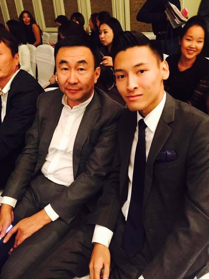 Огт танихгүй залуу гэнэт крандуулаад МАН-ны нарийн болцийн тэгсэн ийм учиртайн байна л даа 😂 ... МАН, эмсиэсийн клуб болжээ 🙄🤮🙈