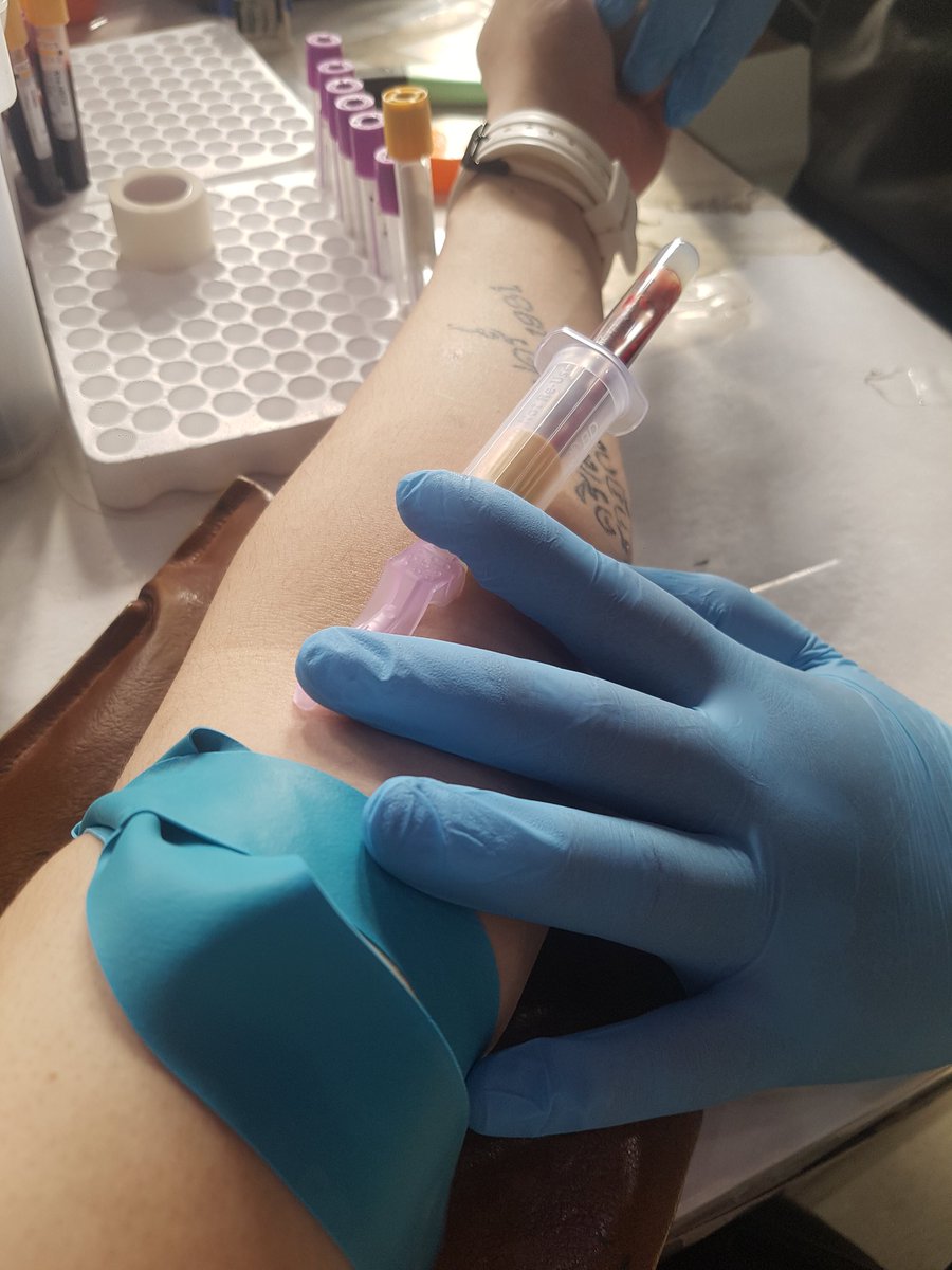 The1ALLANSANTOS's tweet image. Tusok tusok again! 💉💉💉
NURSE: Hinga malalim Sir, tusok na po ako, 1,2, 3,
ME: Ang dami mo namang dugong kukunin, mag Dinuguan ba kayo?
Hahaha! 😂😃🤣 tawa nalang tayo kahit masakit. 😂

#LaboratoryTest #DearSelf #Survival #LordITrustInYou