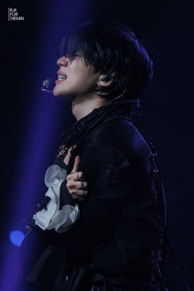 Angelsharedepot's tweet image. The pained expression on Taemin&apos;s face when he performs on stage is so alluring........