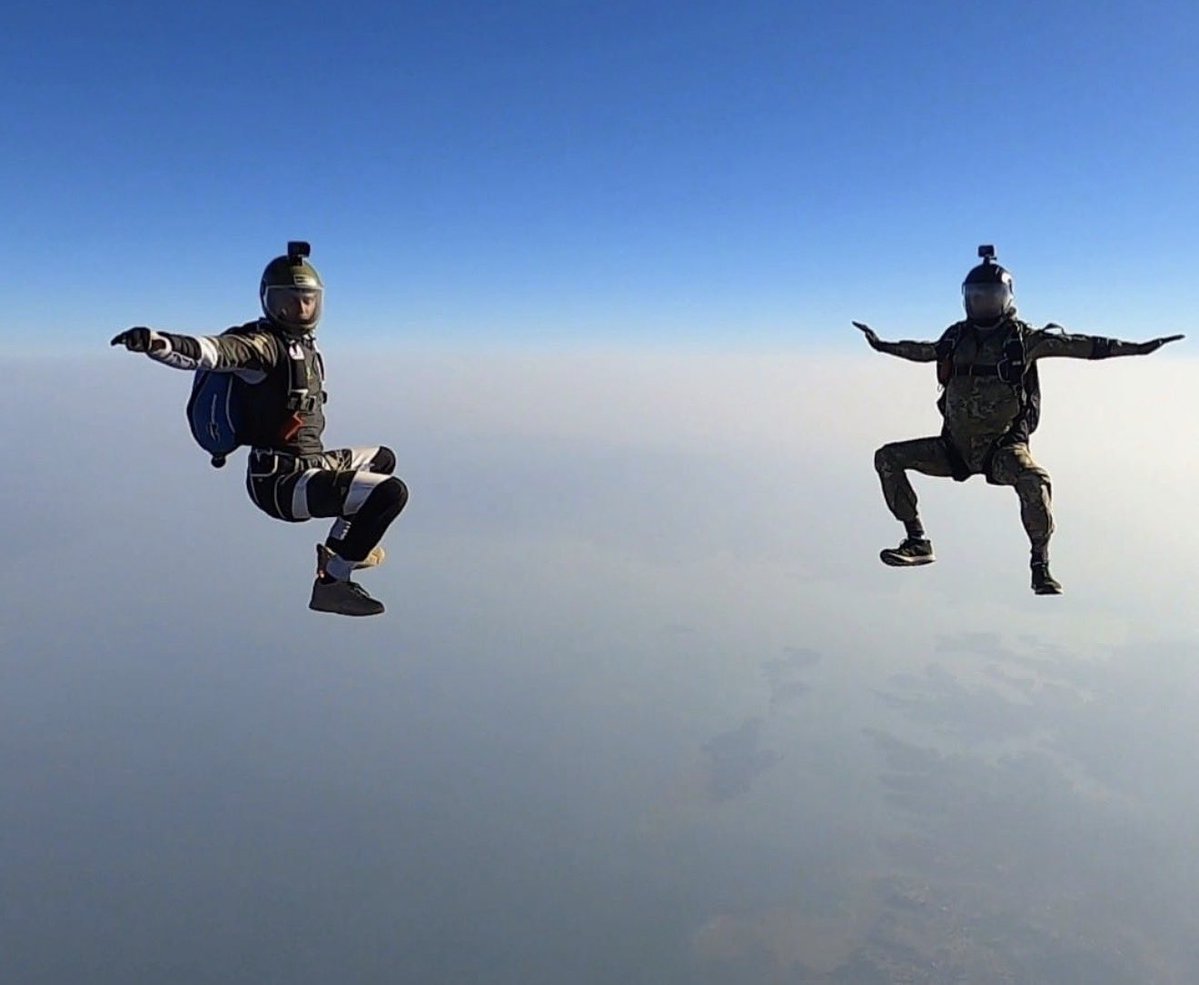 Dig_raw21's tweet image. Sitting casually in air #waghnakh 

#IndianArmy #specialforces
