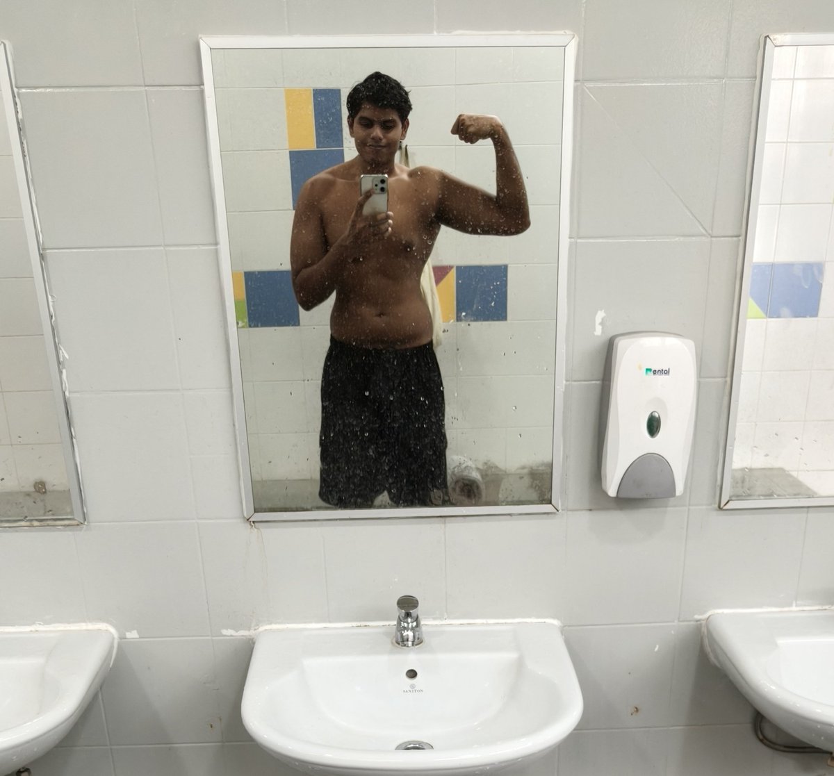 jimjimX10's tweet photo. First swim in months, body also improved 🤩 https://t.co/Eex3WyMQrw