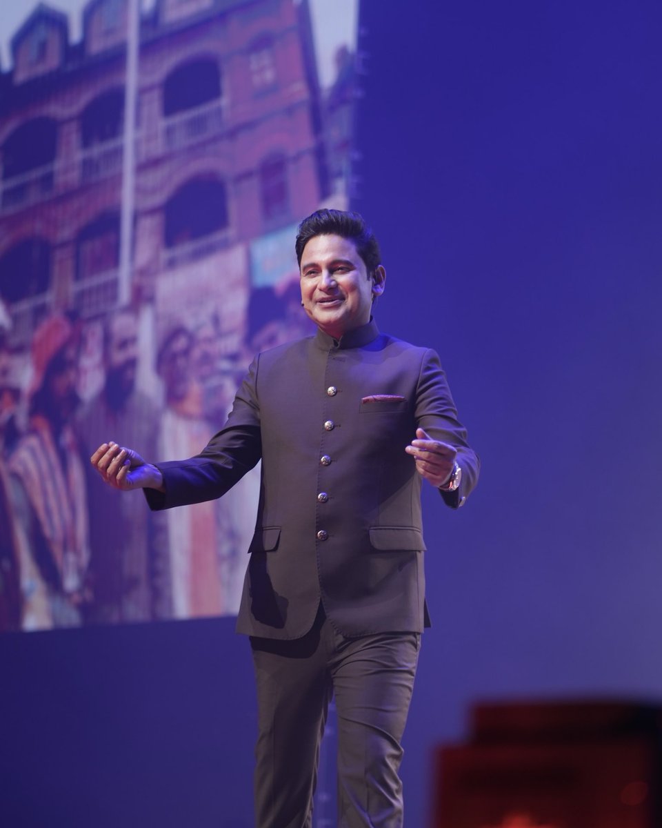 manojmuntashir's tweet image. जीना यहाँ मरना यहाँ,
इसके सिवा जाना कहाँ!

#Post #photooftheday #manojmuntashir #ManojMuntashirShukla