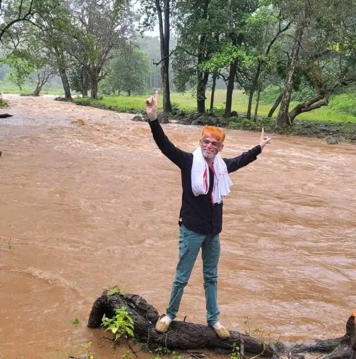 आदिवासी समाज को शिक्षित करने और अंधविश्वास से मुक्त करने का अपराध?
अगर यही गलती है तो हां  भंवरलाल परमार दोषी हैं!
दोषी हैं सरकार को आईना दिखाने में!
निलंबन रद्द करो।
#भंवरदादा_निलंबन_वापस_लो
<a href="/BhajanlalBjp/">Bhajanlal Sharma</a> <a href="/RajCMO/">CMO Rajasthan</a> 
@Madandilawar