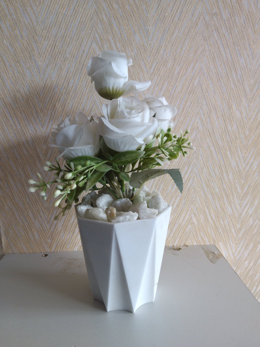 graphical_dan's tweet image. Table flowers available🔥🔥
Going for only Ksh 600/=.
Call or Text 0798375582.
Delivery available countrywide.