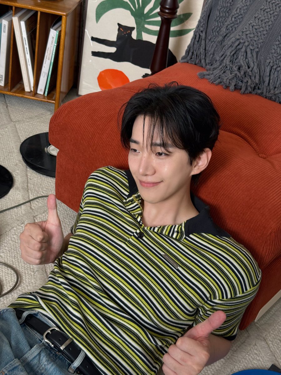 follow_leejunho's tweet image. LEE JUNHO 2026 SEASON&apos;S GREETINGS
[LAZY HOURS] ⏰

🗓️ PRE-ORDER Final Day
- 2025.11.20 (THU) 23:59 (KST)

🔗 사운드웨이브
bit.ly/4hQMsDr

🔗 알라딘
bit.ly/43e7jL3

🔗 YES24
bit.ly/4onnUEN

🔗 위버스샵
bit.ly/4oVIdZy

🔗 애플뮤직…