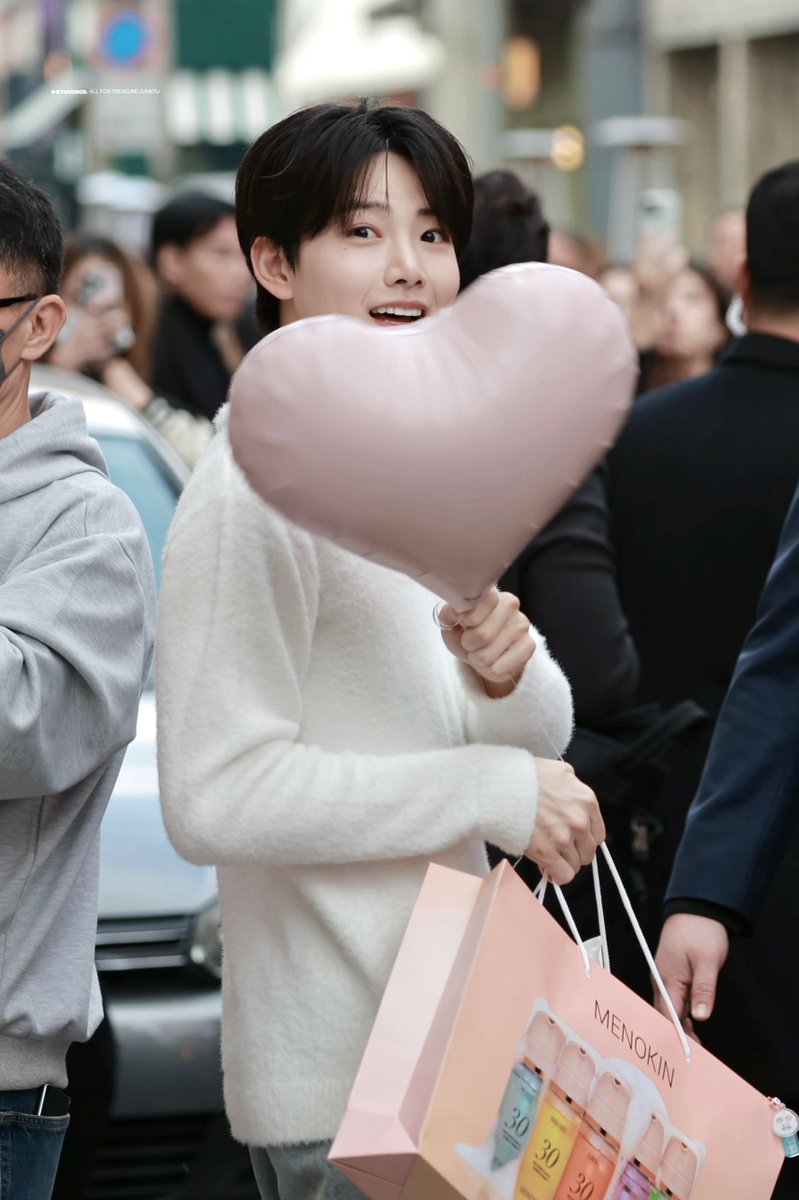 Kyuucoco_0909's tweet image. 251120

#준규 #JUNKYU #ジュンギュ 
#트레저 #TREASURE