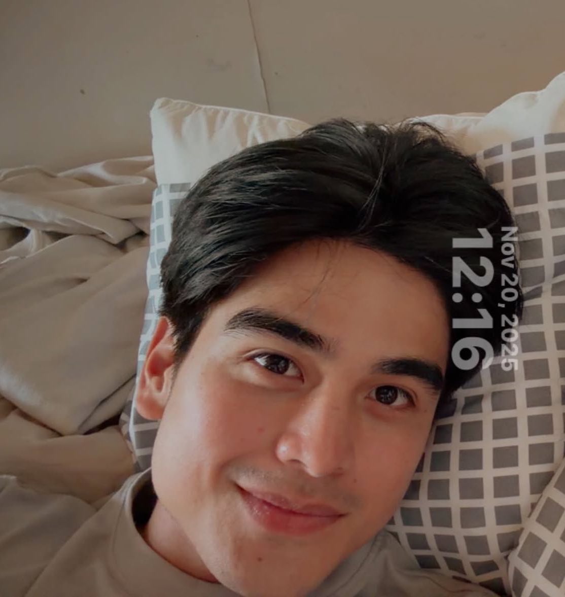 willashdarling's tweet image. oohhh this pogi 🫠🤍