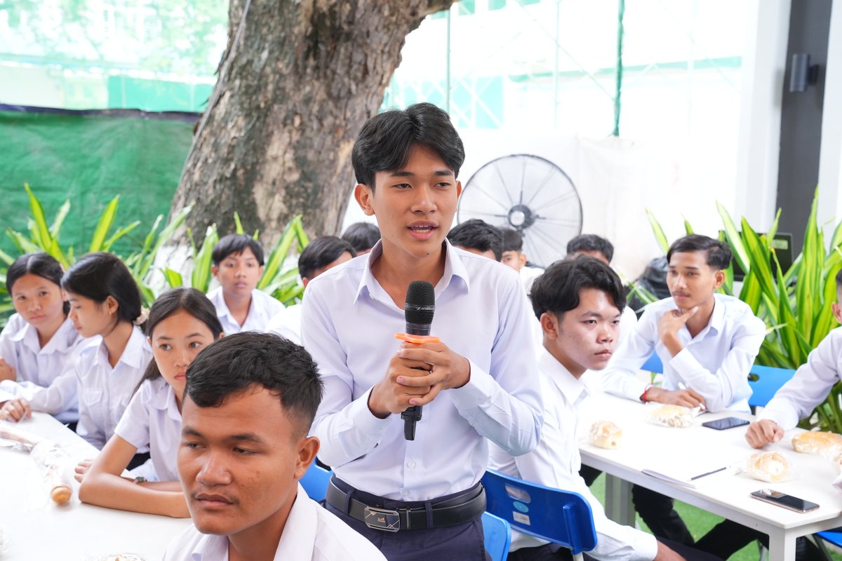 KRTribunal's tweet image. On November 20, 2025,  (ECCC) welcomed approximately 200 teachers and students from Steung Saen Highschool, Steung Saen District, Kampong Thom Province, to an educational study visit at the ECCC Resource Center. 
#ECCC #KhmerRougeTrials #Justice #PeaceBuilding #YouthEngagement