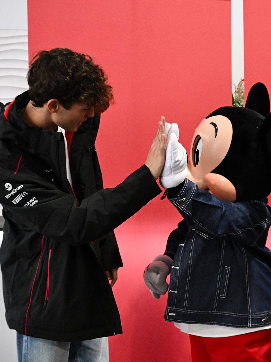 bestofbearman's tweet image. 🐻🐭

📸: haas