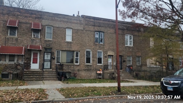 RenzieTGipson's tweet photo. PULLMAN TOWNHOUSES
FOR SALE
BANK-OWNED

I have several townhouses for sale.  Buy One Get A Chicago Vacant Lot for FREE!!!
#renzietgipsoncbrealty 
#foreclosurespecialist https://t.co/9wnpUj9mPo