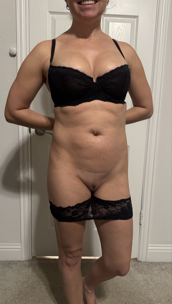 RoseDusty10's tweet photo. Come help me finish undressing! https://t.co/wtkL473qPy