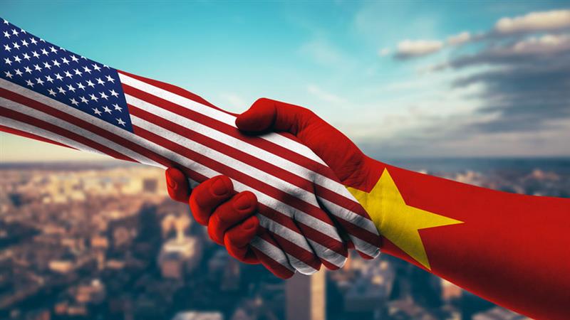 VietnamBriefing's tweet image. The #USVietnam joint statement emphasizes building sustainable supply chains by addressing #DutyEvasion and enhancing #ExportControl cooperation. Vietnam maintains balanced trade ties while strengthening supply chain resilience.

See more details ⤵️
ow.ly/gg4a50Xsvvz