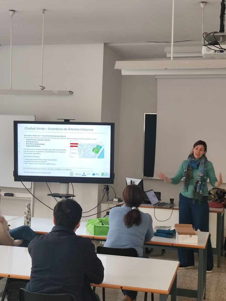 SoniaRoigGomez's tweet image. Junto a compañeros de #etsam y @arbocity hemos preparado otra actividad en #UPMConecta @La_UPM @MontesUPM dirigida a evaluar #ServiciosEcosistemicos del #bosqueUrbano pasando por hacer un buen inventario!  @iTreeTools