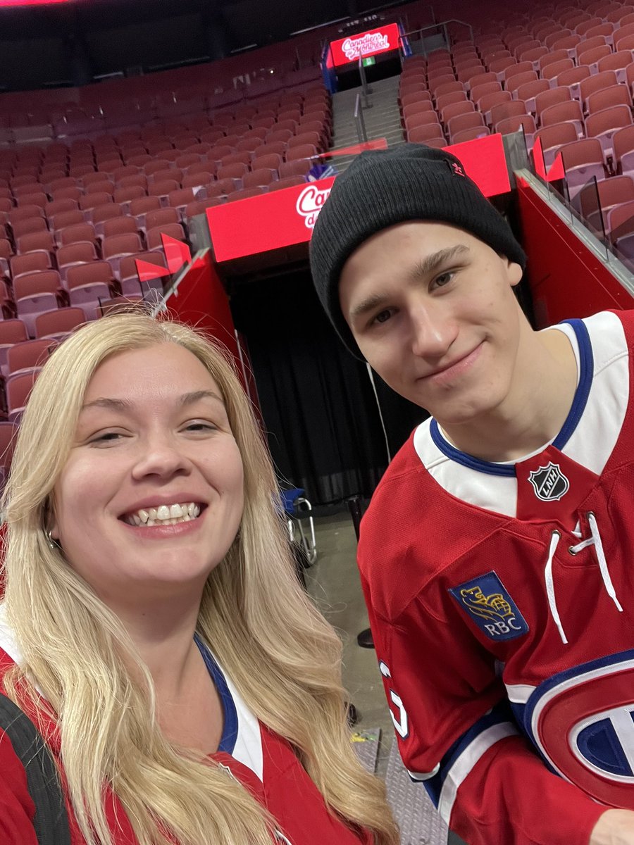 Genevieve_21's tweet image. IS THIS REAL LIFE? 🤩 #GoHabsGo