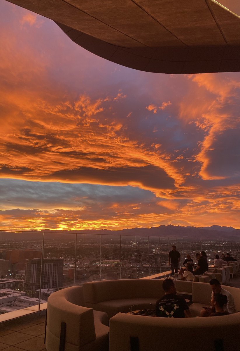 DerekJStevens's tweet photo. When we designed @CircaLasVegas, the sunsets from the rooftop    @legacyclubvegas were a big part of the design. 

Reserve your spot here: https://t.co/qGMwPrB2sR https://t.co/yzLQfpu3K7
