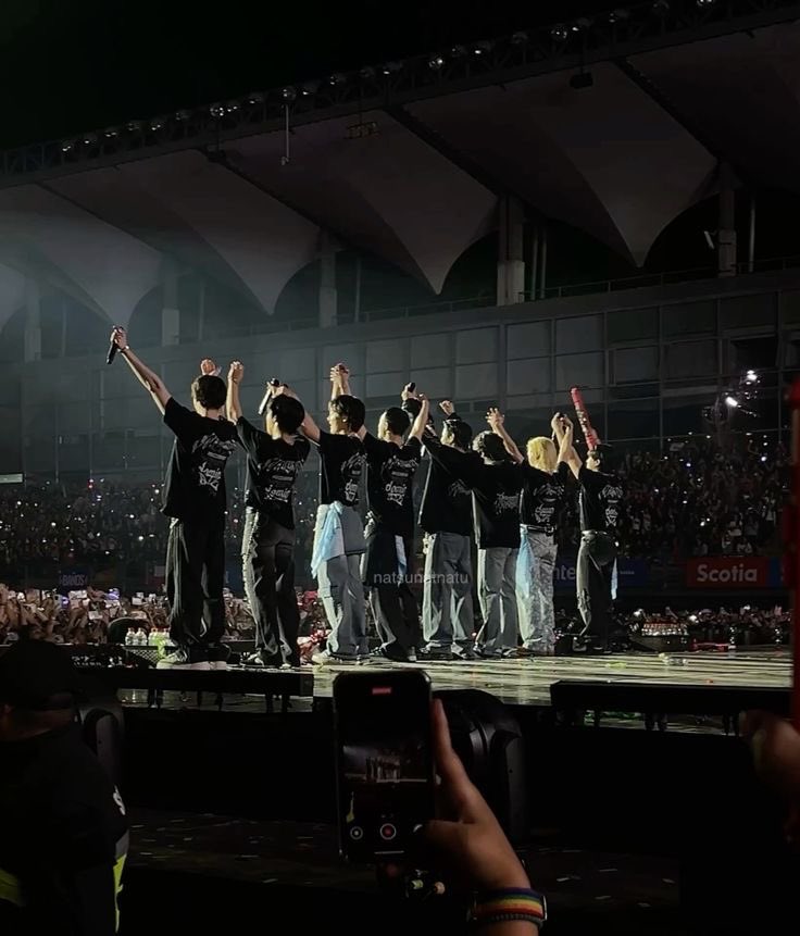 Carolin04871397's tweet photo. "All You need is love, dreams and STRAY KIDS" #LoveDreamsAndSKZ
@Stray_Kids https://t.co/dpCDuT83hl