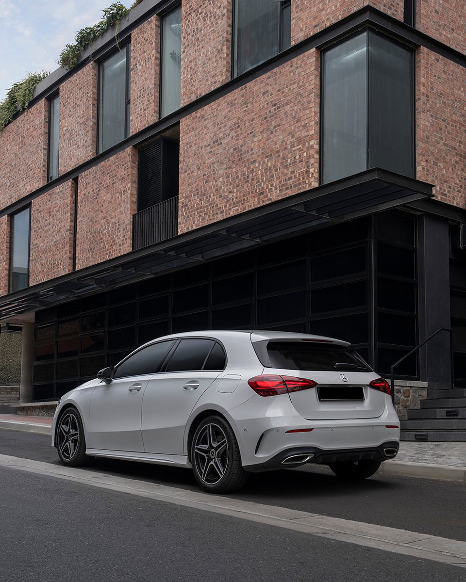 MercedesBenz_DE's tweet photo. Erlebt Design, das bewegt – mit der Mercedes-Benz A-Klasse. ✨
Die 17-Zoll-Leichtmetallräder im 5-Doppelspeichen-Design verbinden Stil und Dynamik und verleihen der A-Klasse ihren unverwechselbaren Charakter.
Zum Store: https://t.co/iShssKT3Rv
#MercedesBenzStore https://t.co/4bQuV4KKTI