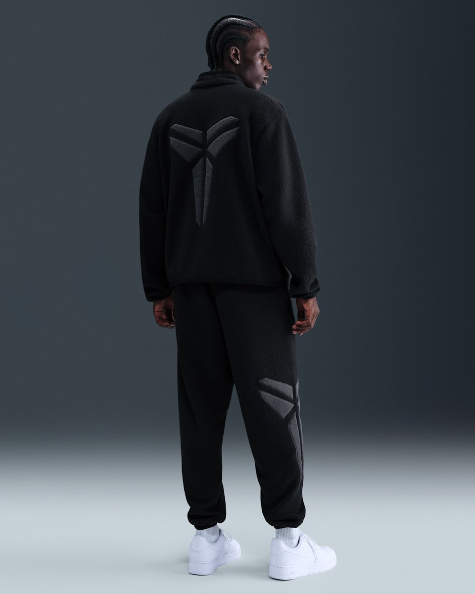 JustFreshKicks's tweet photo. NEW Nike Kobe Winterized Basketball Jacket

https://t.co/ctBWiAgHqi https://t.co/ny3qiDOYJQ