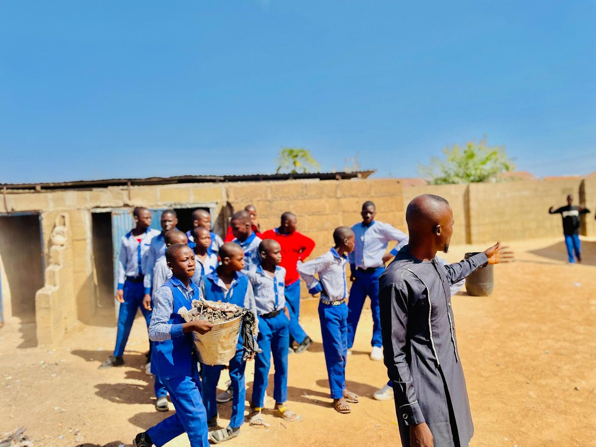 maidariya_jap's tweet image. Own a school Project.
SDGs Advocate program cohort 7.
Together we can bring sustainable development in our school and community.
Let us all take the basic necessities of doing the right thing.
#SDSNYouthNigeria 
#SDGAction #sdsnyouthng #sdgsapcohort7 #SDG4Quality