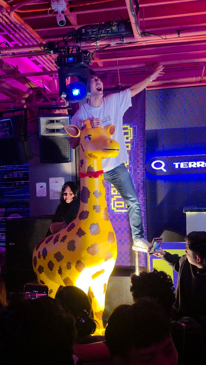 8bitCrafty's tweet image. gm gm!!

@pixels_online team def knows how to party 🥳 

thank you @whatslukedoing and @heidichristne for an awesome time last night!!

#YGGPlaySummit #Pixels #NeonZone