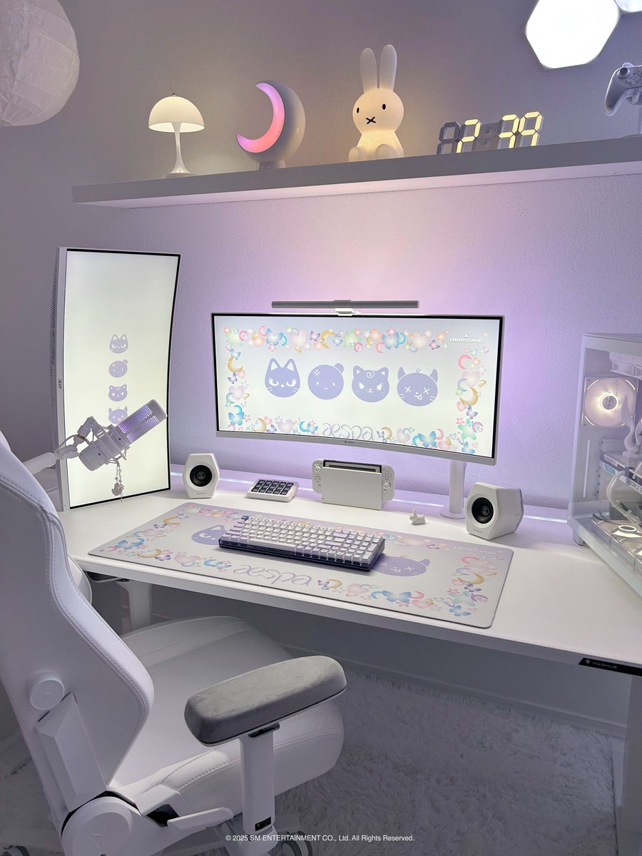 higround's tweet image. aespa x Higround Basecamp 96+ - Aurora OS

This is for the aespa fan looking for an elevated daily driver. The 96% form factor delivers full functionality in an efficient size—perfect for any desk setup. The combination of Dampening Plus with TTC Neptune switches creates the…