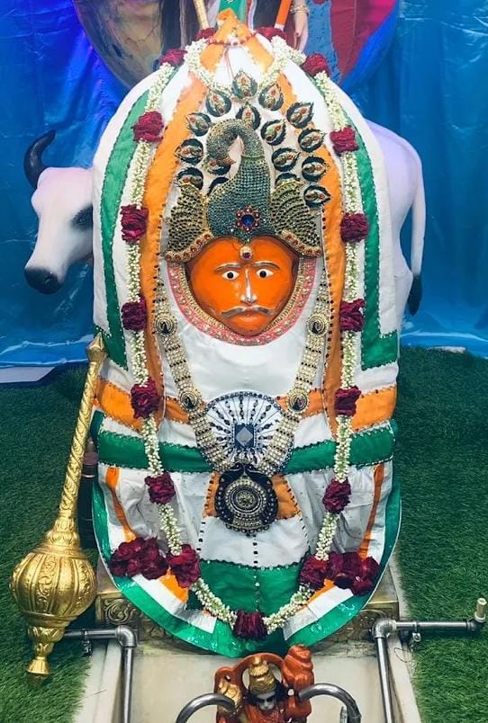 🙏 जय श्री राम 🙏
🌹दिन की शुरुआत प्रभु दर्शन से🌹
सिद्ध भीड़ भंजन हनुमान मंदिर, BSNL Colony, करेलीबाग़, वडोदरा में विराजमान श्री हनुमान जी महाराज के दिव्य दर्शन। प्रभु की कृपाभी से आज का दिन शुभ एवं मंगल मय हो। श्री सीतारामजी महाराज सबका कल्याण करे।
🙏सुप्रभात🙏