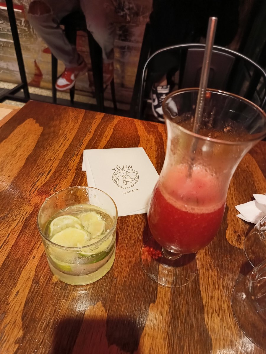 kroximatuz's tweet photo. Cumpliendo 9 años con el amor de vida y este lugar es tremendo, ambiente chill y comida exquisita ❤️ https://t.co/q0jQJOHoPf